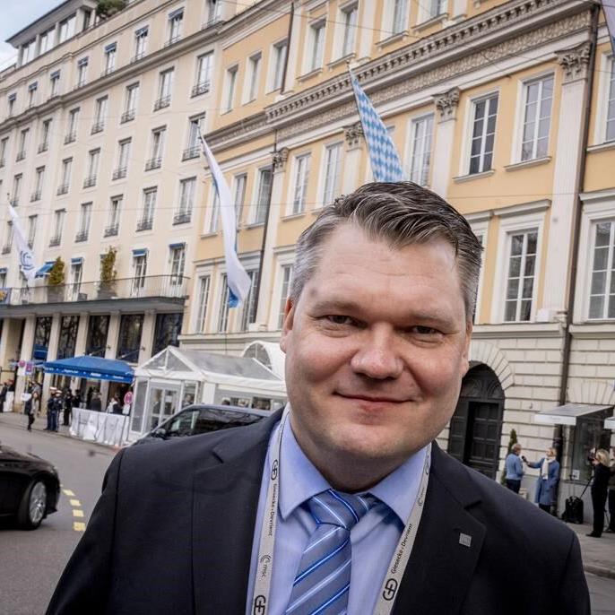 Defense minister: Finland could join NATO ahead of Sweden